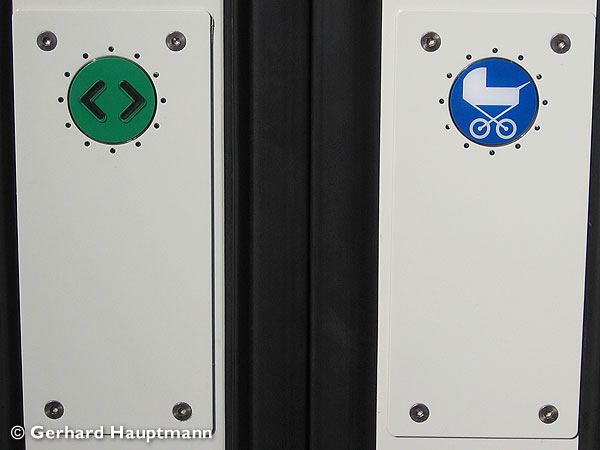 Nach dem Motto: >>Bitte w&auml;hlen Sie den gew&uuml;nschten T&uuml;r&ouml;ffnungsmodus<< [Zum schliessen des Fensters einfach hier klicken] &copy;Gerhard Hauptmann