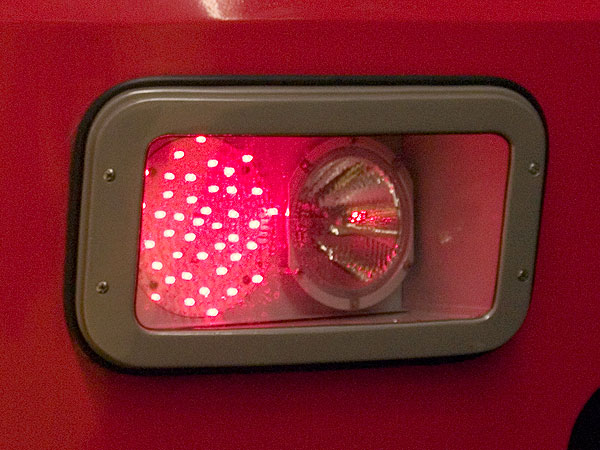 Bild: 420 401 mit LED- und Scheinwerfer-Licht [Zum schliessen des Fensters einfach hier klicken] &copy;Dirk Mattner