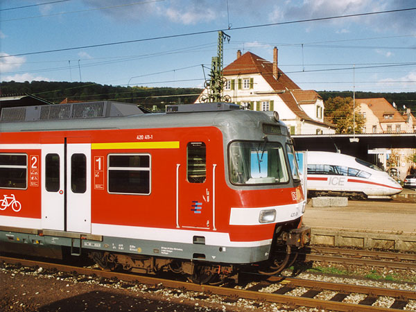 Nur mal so zur Erinnerung: 420 411 Plus mit angenehmeren Frontleuchten [Zum schliessen des Fensters einfach hier klicken] &copy;Dirk Mattner