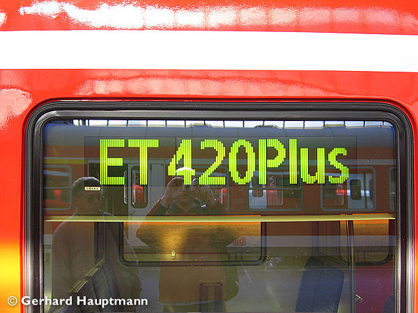 Fahrzielanzeigen auch an den Wagenseiten [Zum schliessen des Fensters einfach hier klicken] &copy;Gerhard Hauptmann