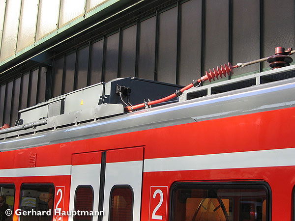 Hochspannungsleitung auf dem Dach des Mittelwagens [Zum schliessen des Fensters einfach hier klicken] &copy;Gerhard Hauptmann