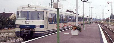 Bild: Vom Olympiastadion kommend erreicht ein 420-Vollzug der S5 mit dem Ziel Unterpfaffenhofen-Germering den Bahnhof Daglfing. © Paul Müller [hier klicken zur Vergrößerung]