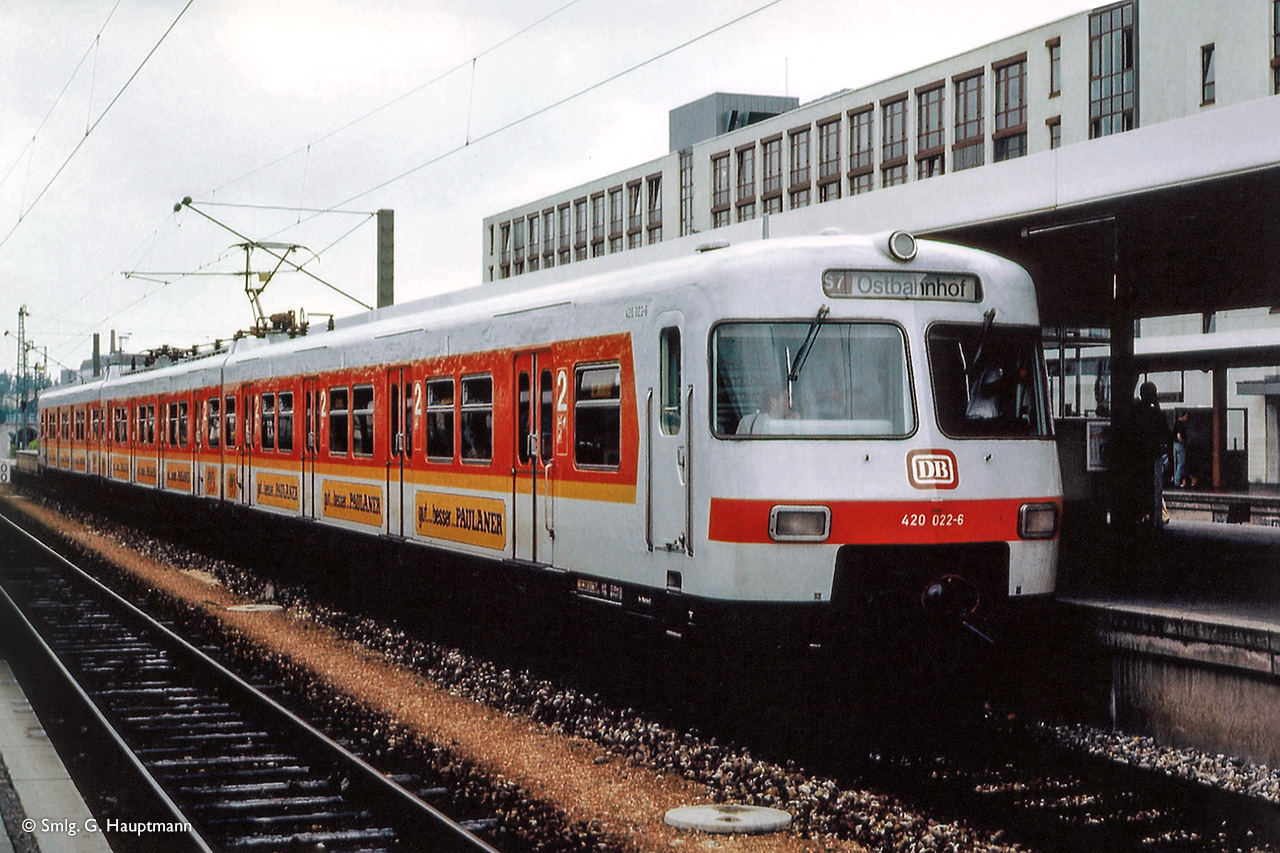 420 022-6 in orange/weiß