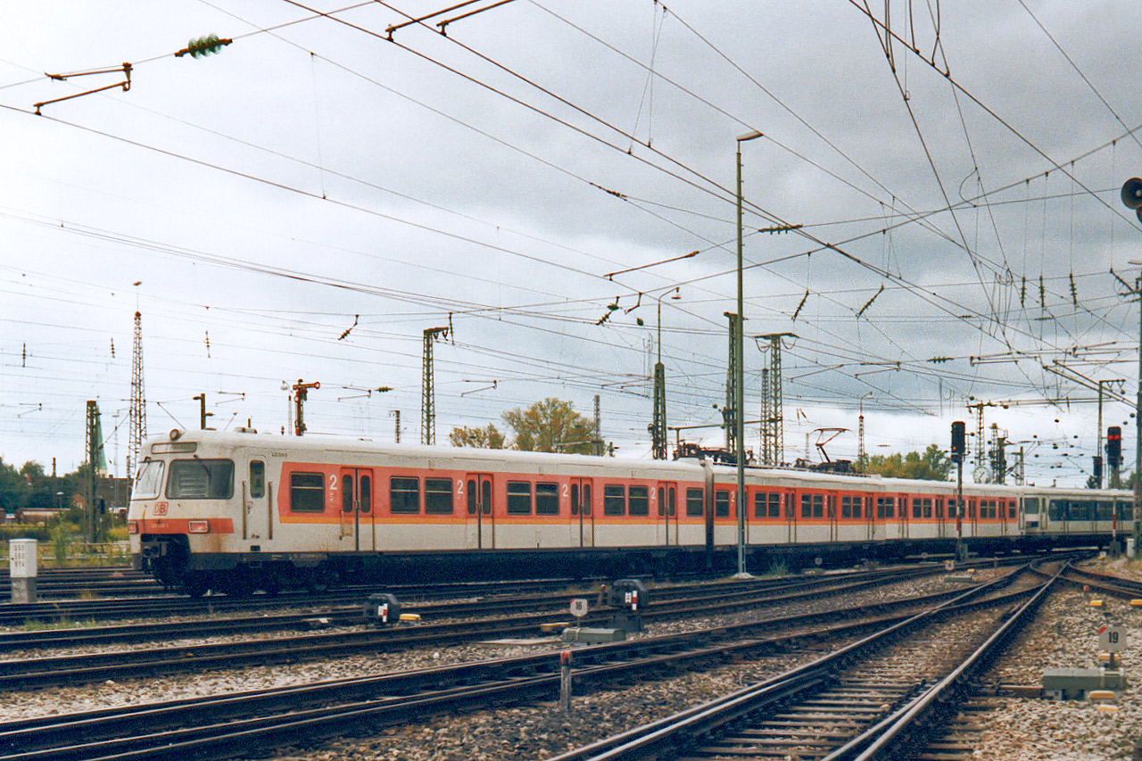 420 028-3