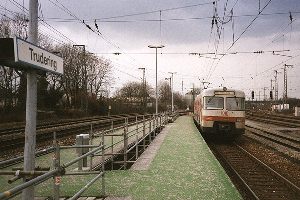 420 084-6