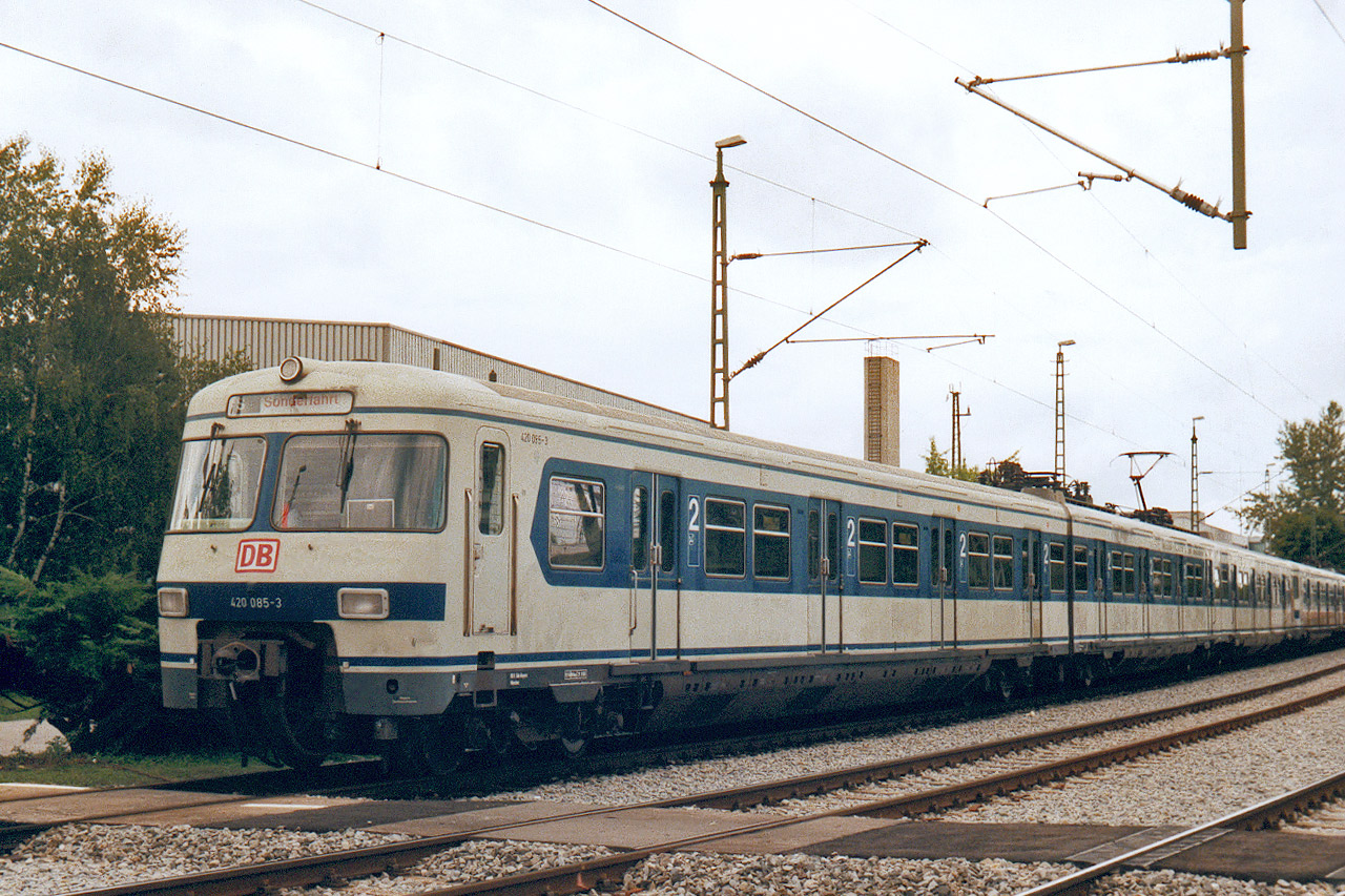 420 085-3