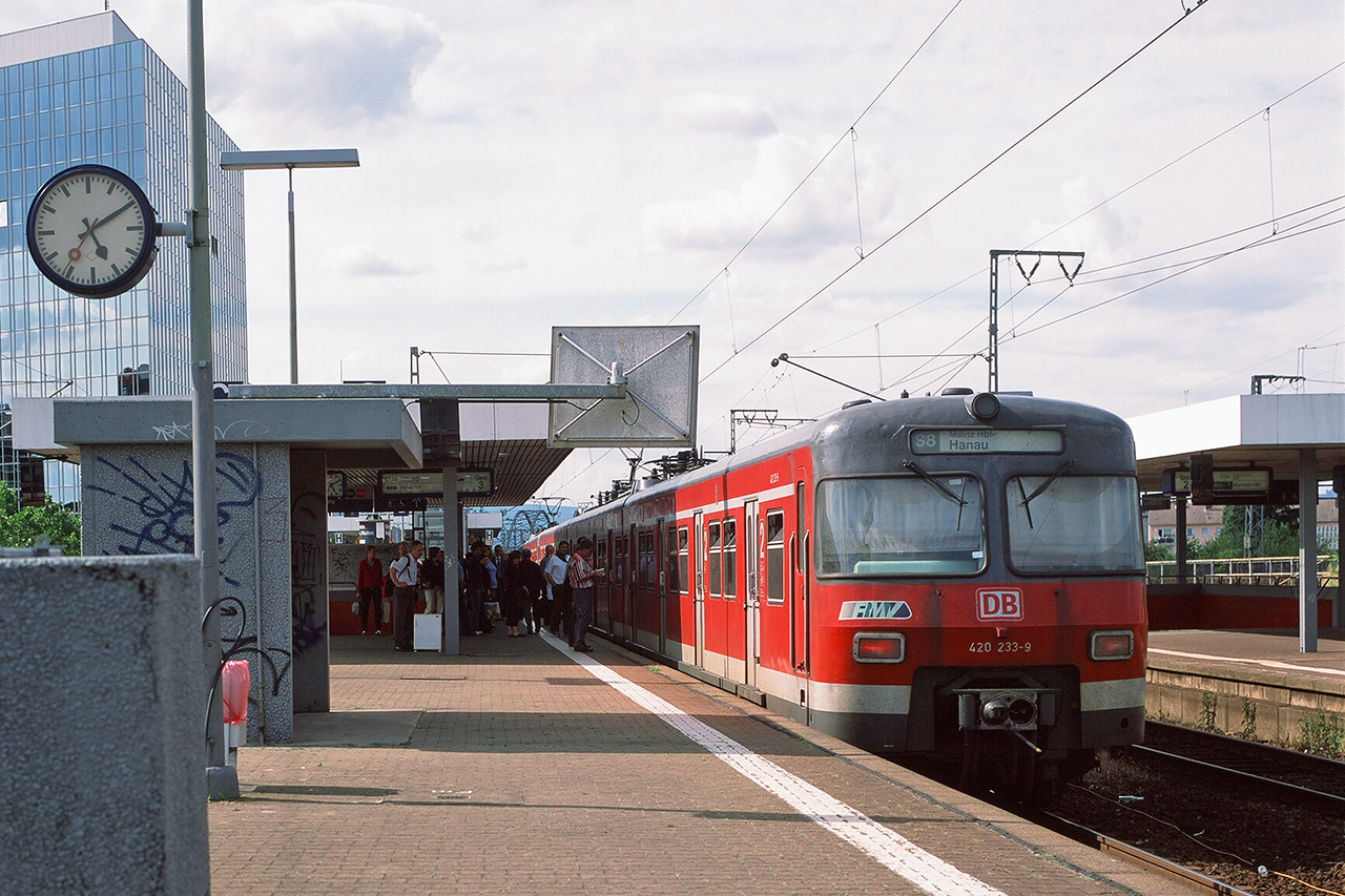 Bild von 420 233-9 