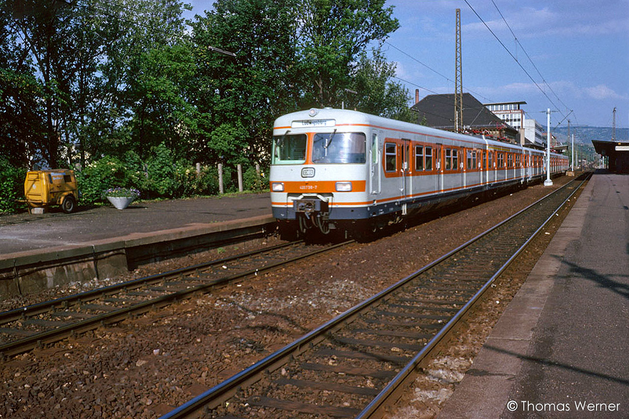 420 738-7