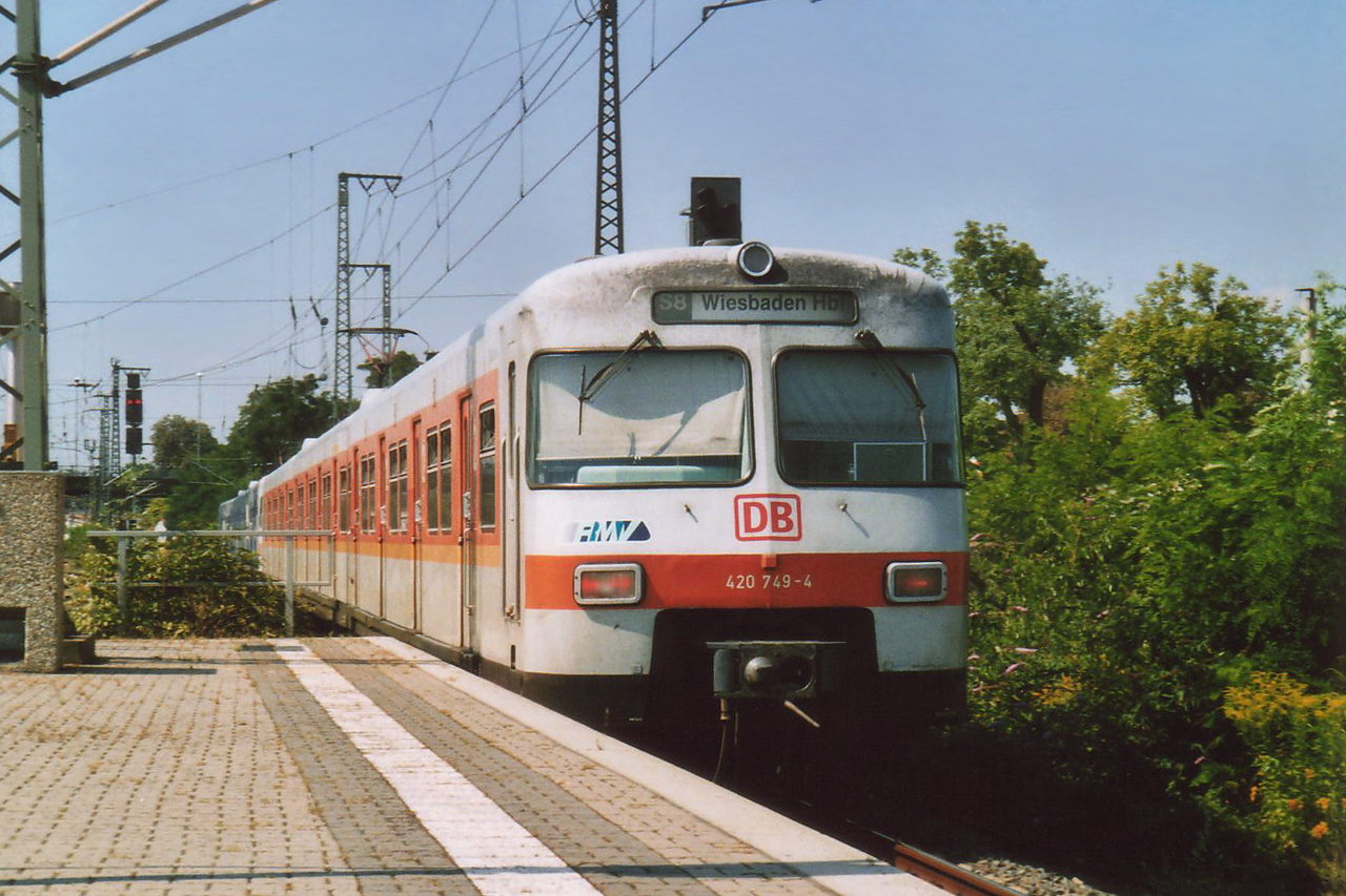 420 749-4