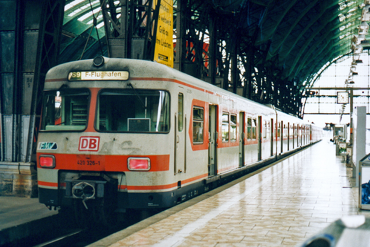 420 326-1 in Frankfurt Hbf