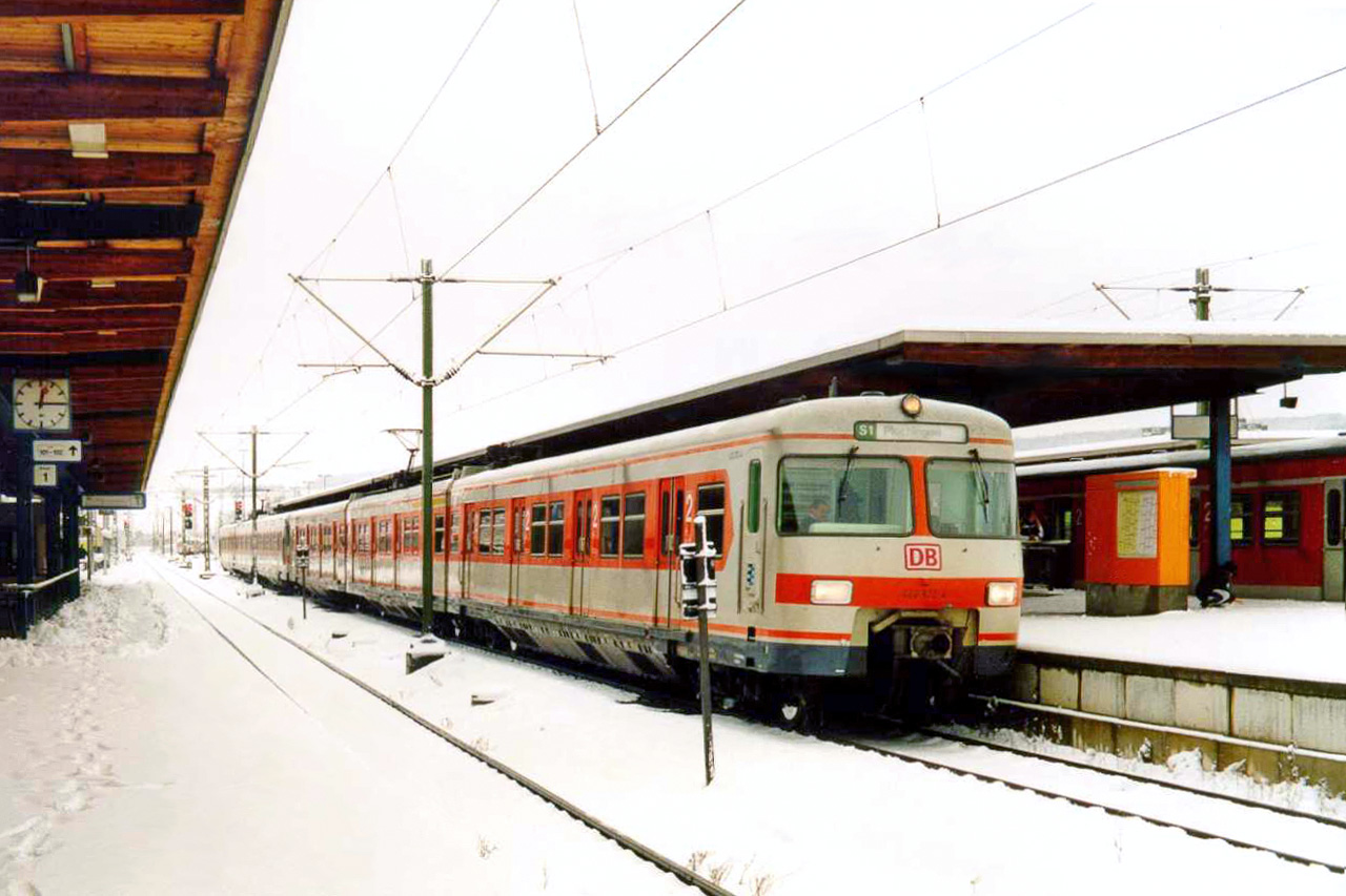 420 372-5
