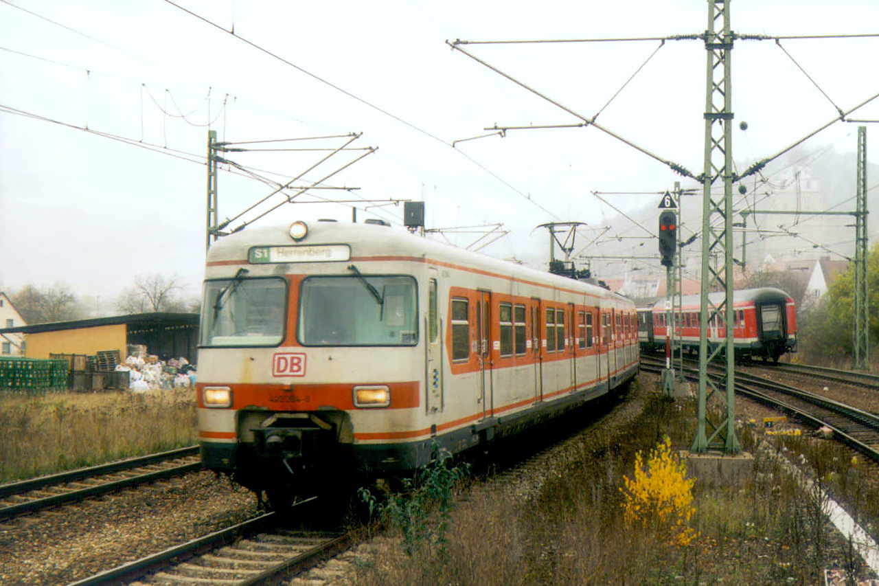 420 384-0