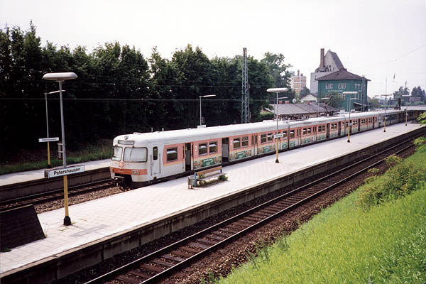 Der alte Bahnhof Petershausen ist Geschichte - wie auch 420 604-1