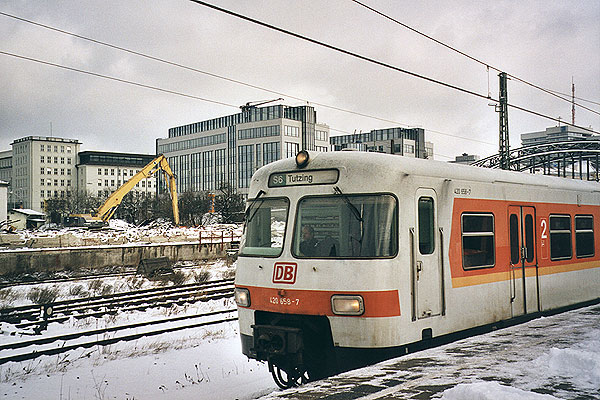 420 658-7