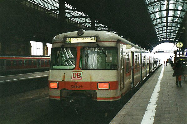 420 841-9, mit Region Stuttgart-Logo!