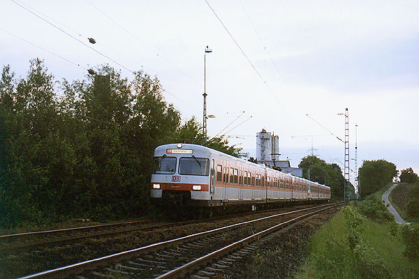420 938-3