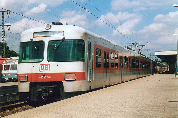 420 973-0